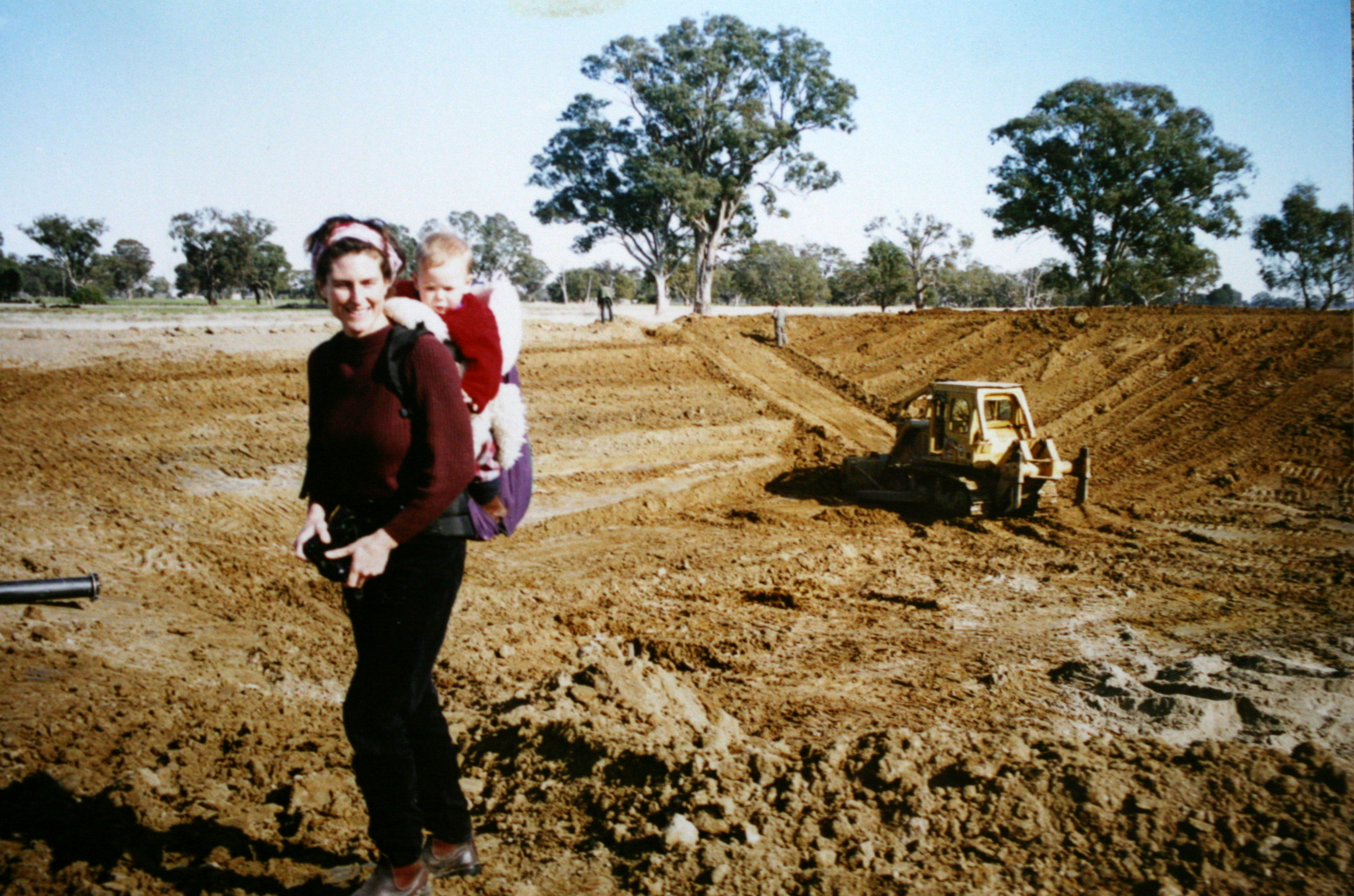 Jun 1997, Annabelle with Felix, dam under construction